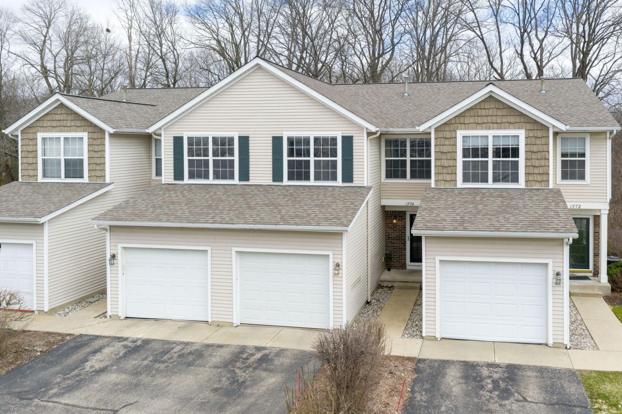 1774 Park Trail Ne, Grand Rapids, MI 49525 Main Photo