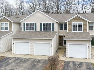 1774 Park Trail NE, Grand Rapids, MI 49525