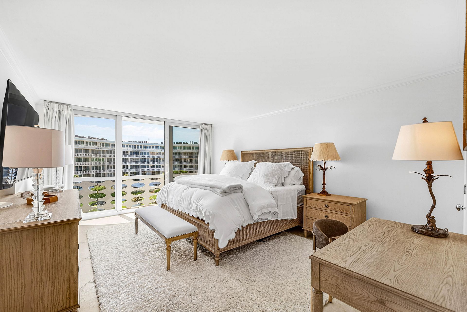 100 Sunrise Avenue, Unit 518, Palm Beach, FL 33480 Photo