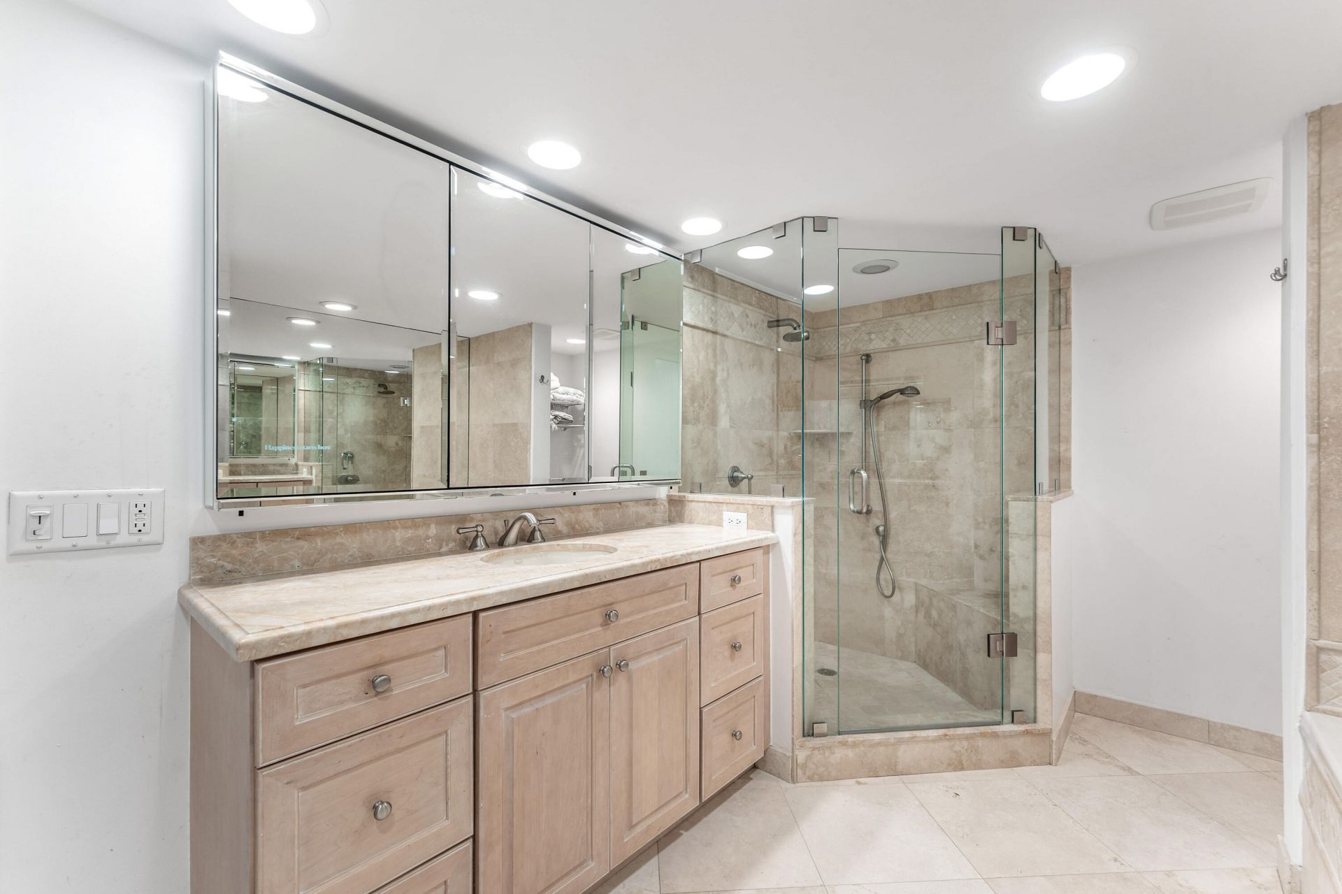 100 Sunrise Avenue, Unit 518, Palm Beach, FL 33480 Photo