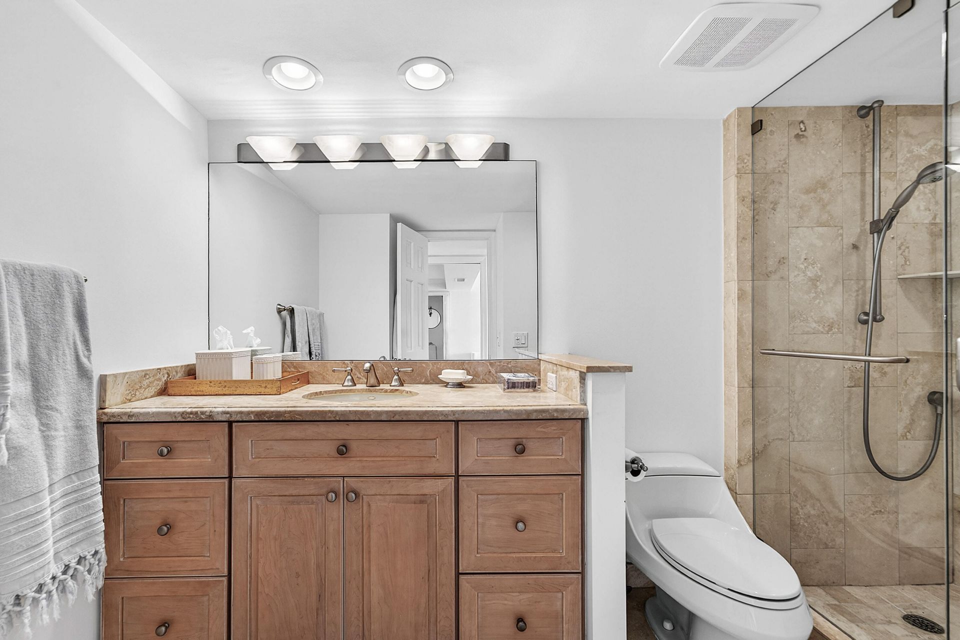 100 Sunrise Avenue, Unit 518, Palm Beach, FL 33480 Photo