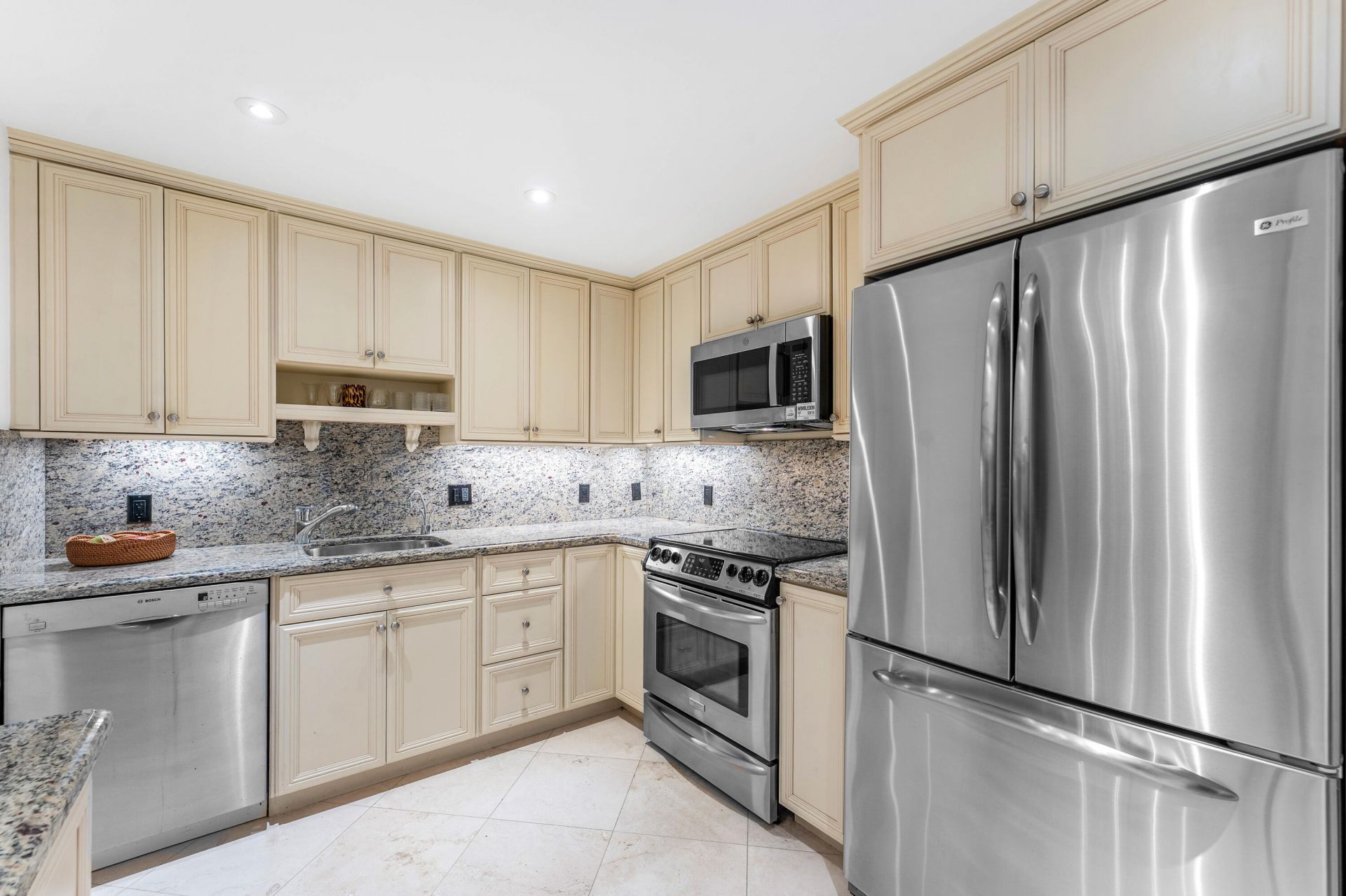 100 Sunrise Avenue, Unit 518, Palm Beach, FL 33480 Photo