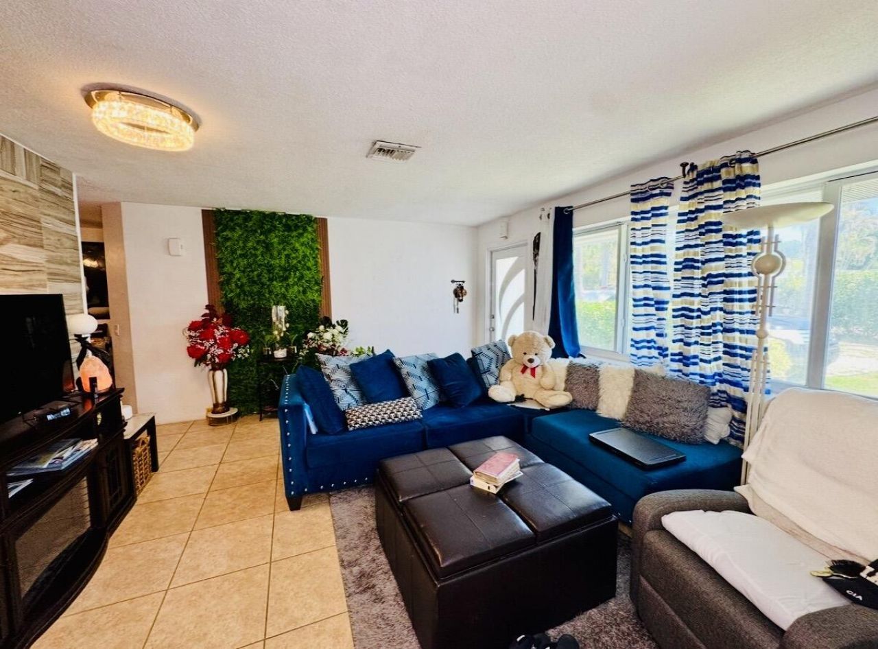 5678 Silvian Road, West Palm Beach, FL 33415 Photo