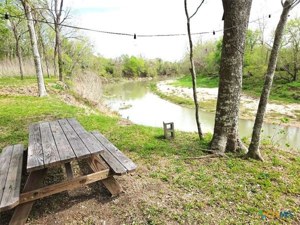 922 US Highway 59 , Victoria, TX 77905