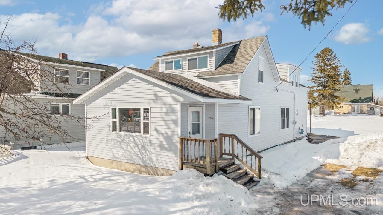 7836 Washington Street, Masonville Twp, MI 49878 Main Photo