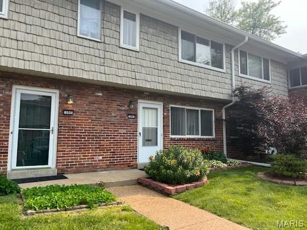 10843 Carroll Wood Way, Unincorporated, MO 63128