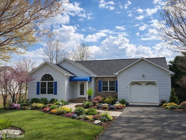 141 Chestnut Creek DR, Hardy, VA 24101