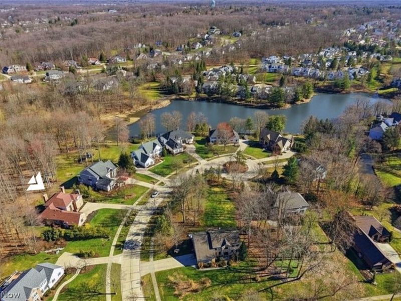 309 High Bluff , Aurora, OH 44202 Photo 6