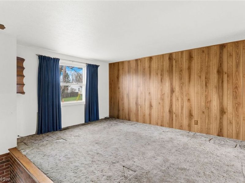 1077 S Diamond Street , Ravenna, OH 44266 Photo 2