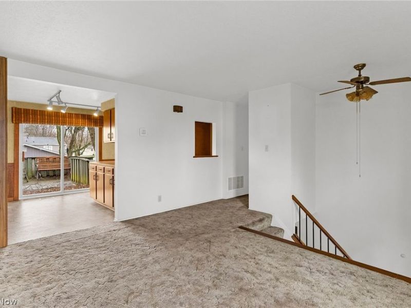 1077 S Diamond Street , Ravenna, OH 44266 Photo 7