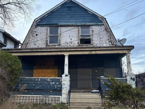 5611 Grand Avenue , Cleveland, OH 44104