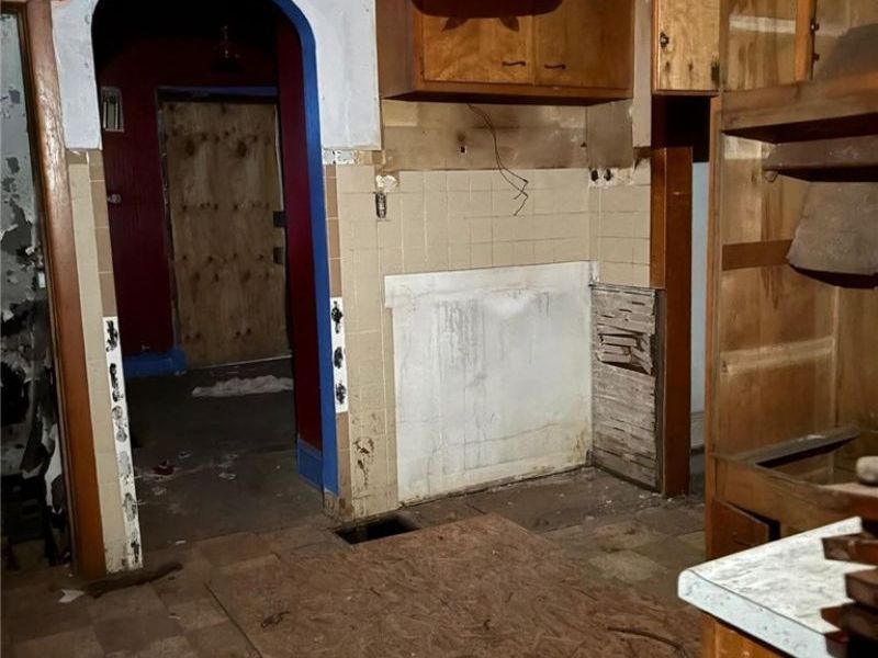 5611 Grand Avenue , Cleveland, OH 44104 Photo 9