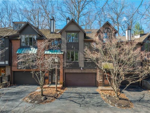 22 Hidden Valley , Rocky River, OH 44116