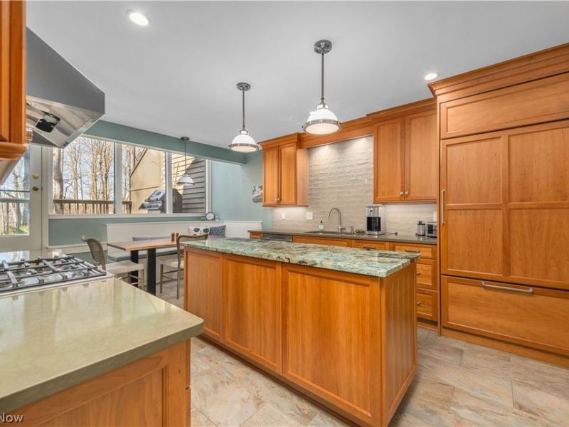 22 Hidden Valley , Rocky River, OH 44116 Photo 13