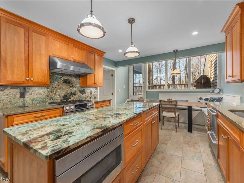 22 Hidden Valley , Rocky River, OH 44116 Photo 14