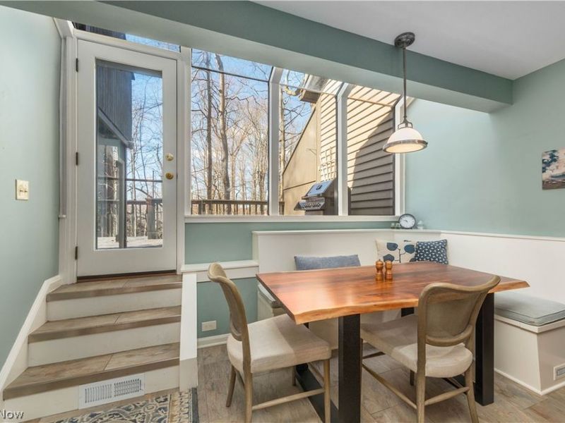 22 Hidden Valley , Rocky River, OH 44116 Photo 15