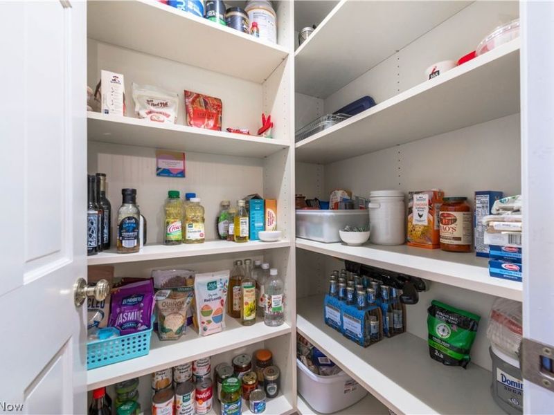 22 Hidden Valley , Rocky River, OH 44116 Photo 17