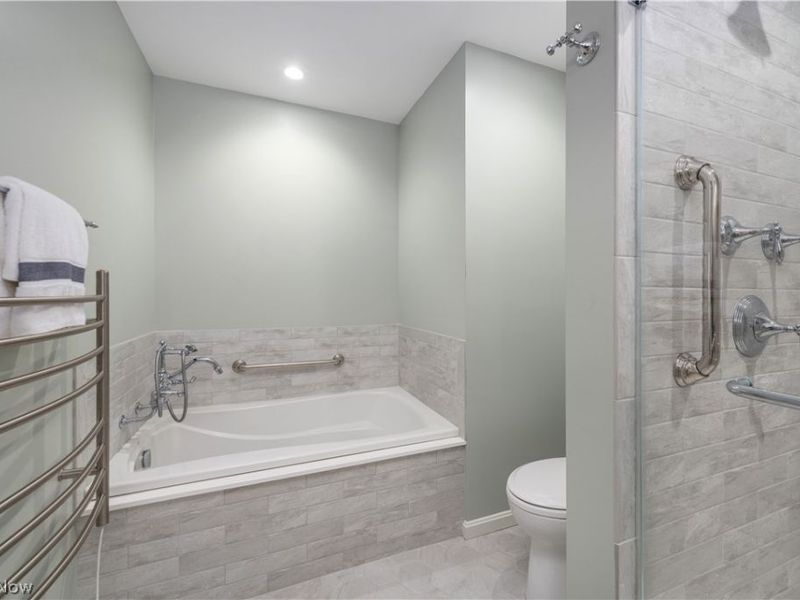 22 Hidden Valley , Rocky River, OH 44116 Photo 36