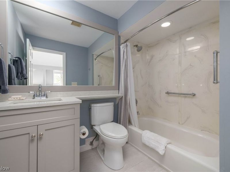 22 Hidden Valley , Rocky River, OH 44116 Photo 38