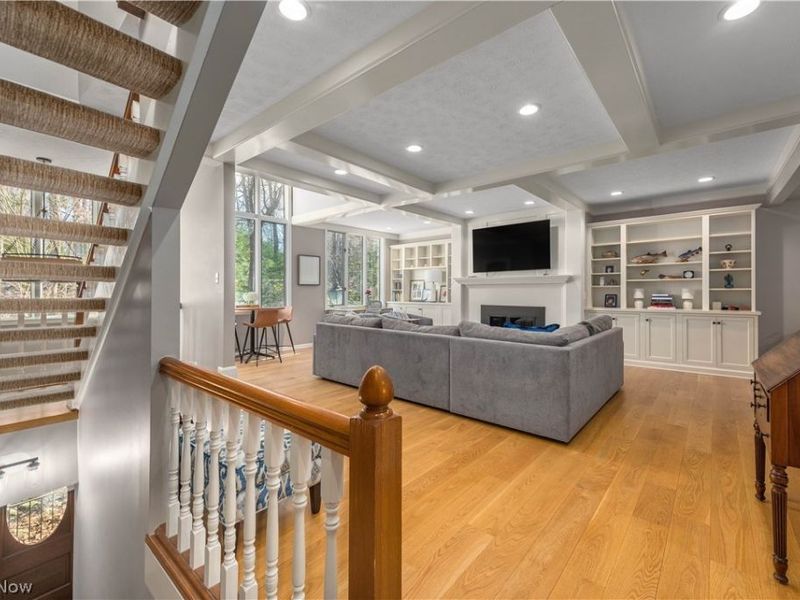 22 Hidden Valley , Rocky River, OH 44116 Photo 4