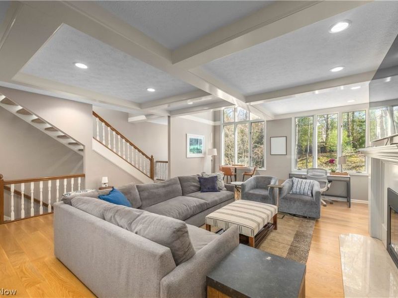 22 Hidden Valley , Rocky River, OH 44116 Photo 8