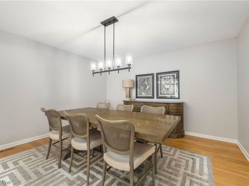 22 Hidden Valley , Rocky River, OH 44116 Photo 9