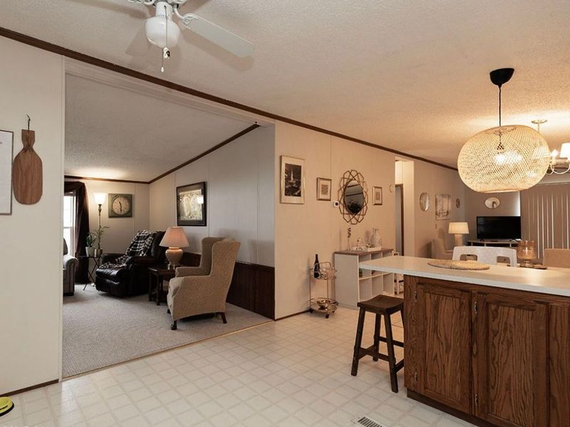 156 Ashwood Drive , Elyria, OH 44035 Photo 10