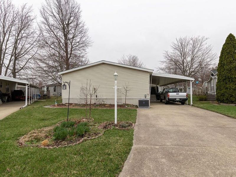 156 Ashwood Drive , Elyria, OH 44035 Photo 2