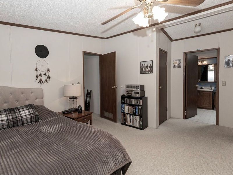 156 Ashwood Drive , Elyria, OH 44035 Photo 33