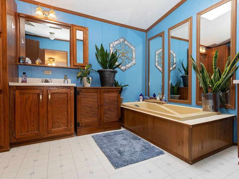 156 Ashwood Drive , Elyria, OH 44035 Photo 34