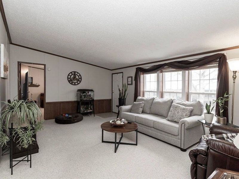 156 Ashwood Drive , Elyria, OH 44035 Photo 5