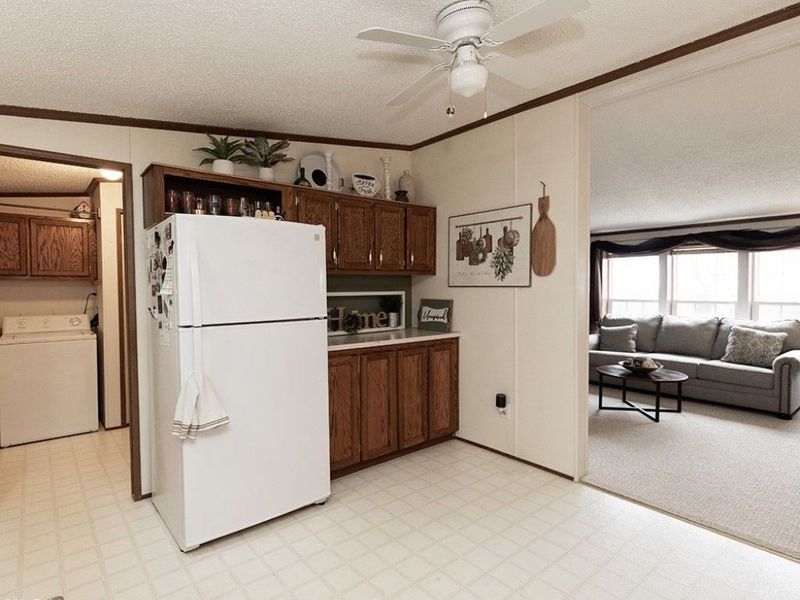 156 Ashwood Drive , Elyria, OH 44035 Photo 9