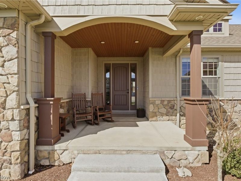 613 U S Grant Street, Lagrange, OH 44050 Photo 2