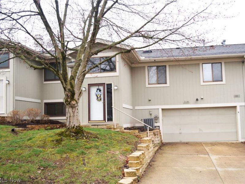7134 N Holmes Place, Concord, OH 44077 Photo 1
