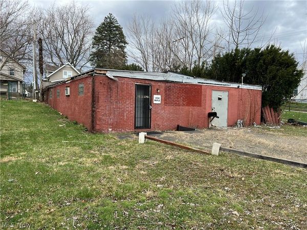 1934 Maple Avenue NE, Canton, OH 44714