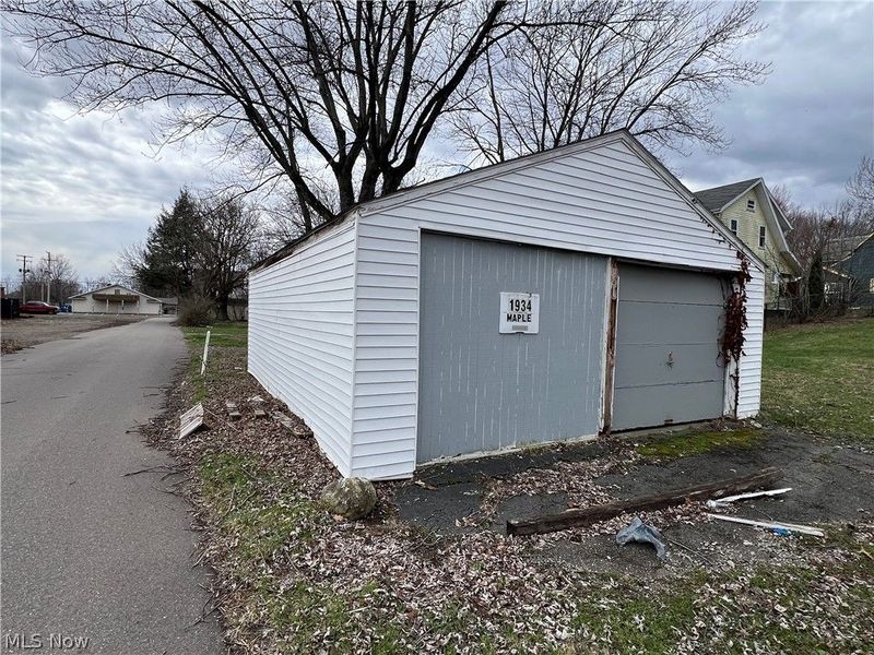 1934 Maple Avenue NE, Canton, OH 44714 Photo 4