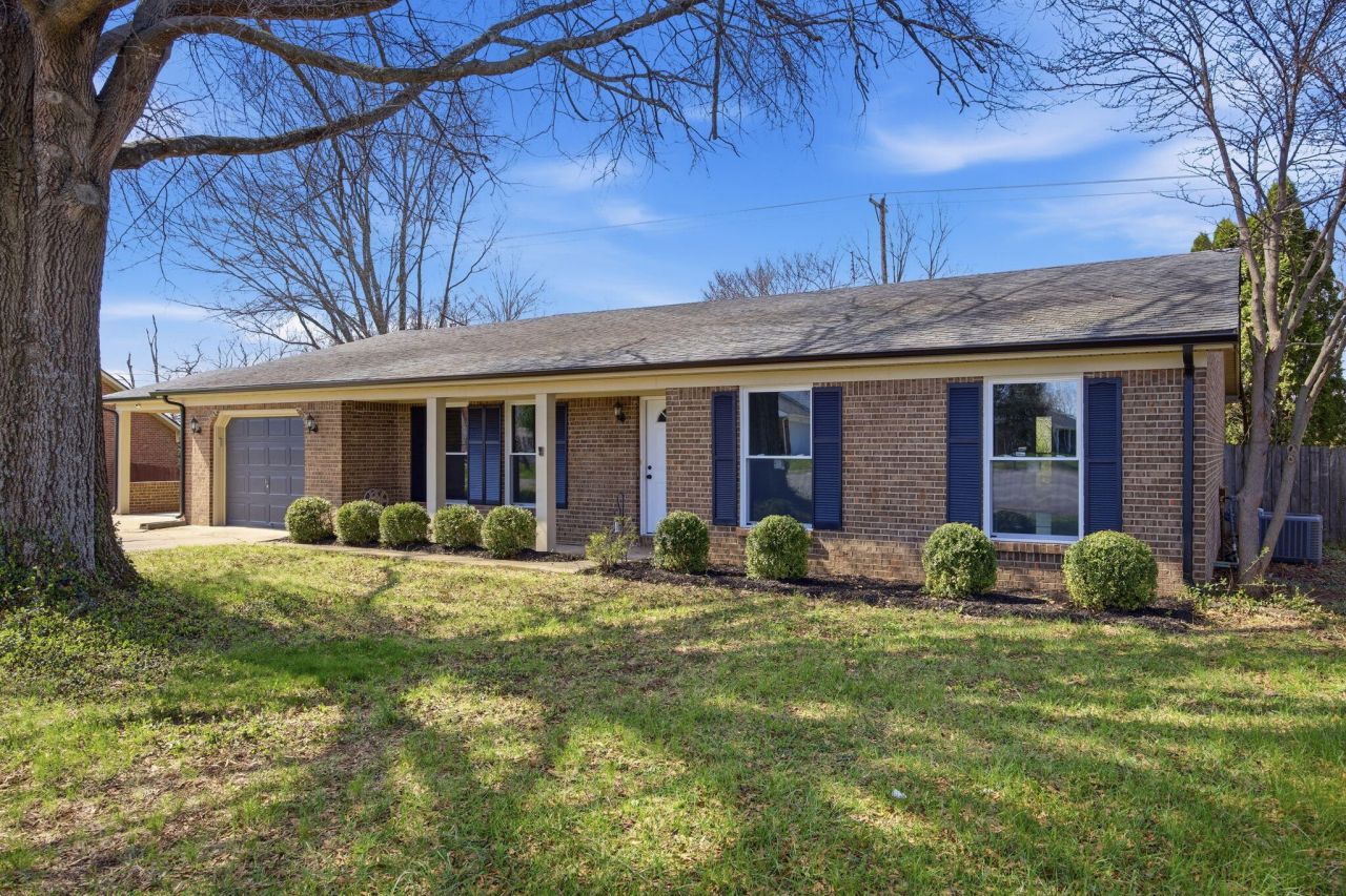 520 Berlin Drive, Versailles, KY 40383 Main Photo