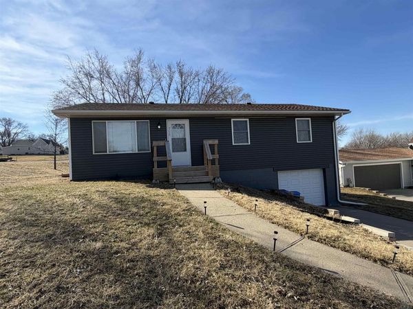 750 Main St, Akron, IA 51001