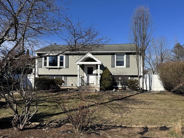 86 E Main St, Ayer, MA 01432
