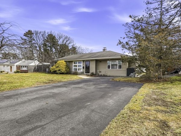 46 Brookfield Cir, Framingham, MA 01701