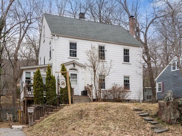 84 Park Ave, Southbridge, MA 01550