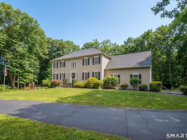110 Clapboard Hill, Guilford, CT 06437
