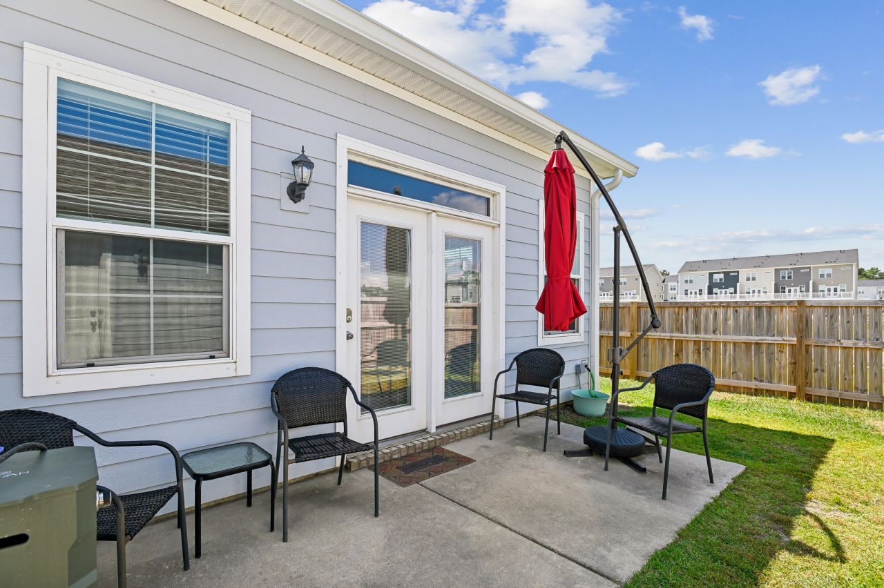 401 Stoneleigh Lane Photo 24