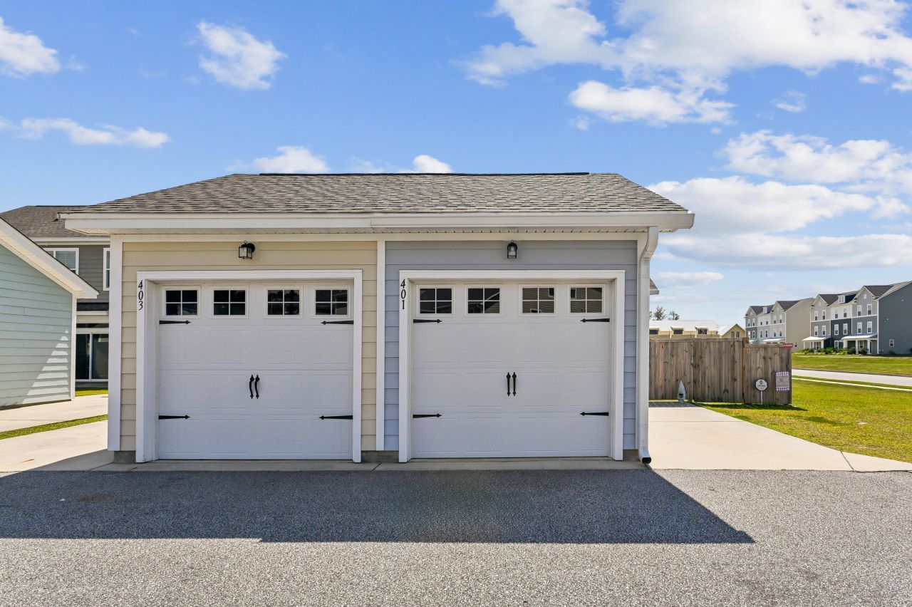 401 Stoneleigh Lane Photo 26