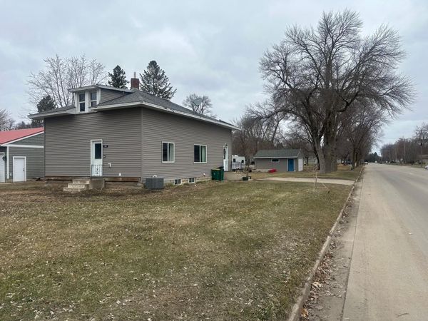 739 E 1st Street, Litchfield, MN 55355