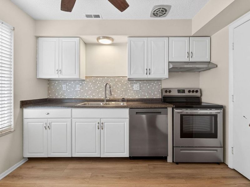 5882 Starcrest Drive , Galloway, OH 43119 Photo 11