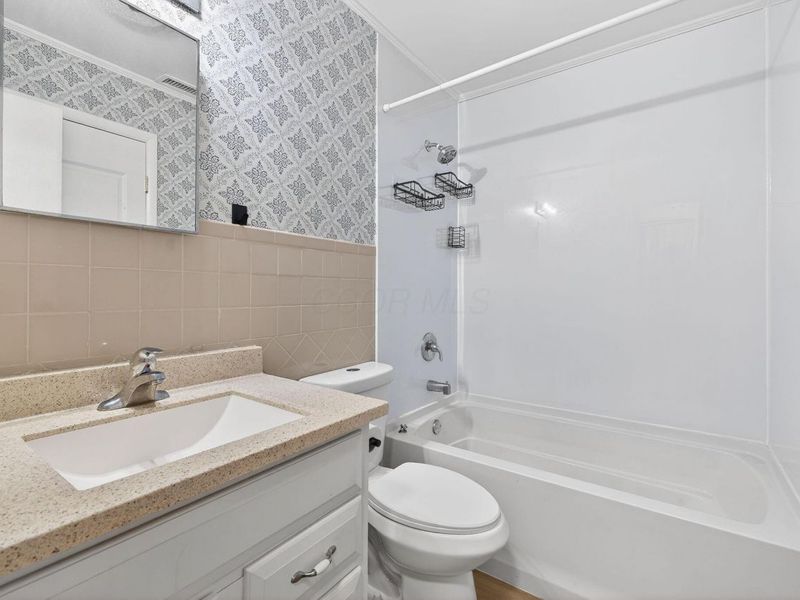 5882 Starcrest Drive , Galloway, OH 43119 Photo 21