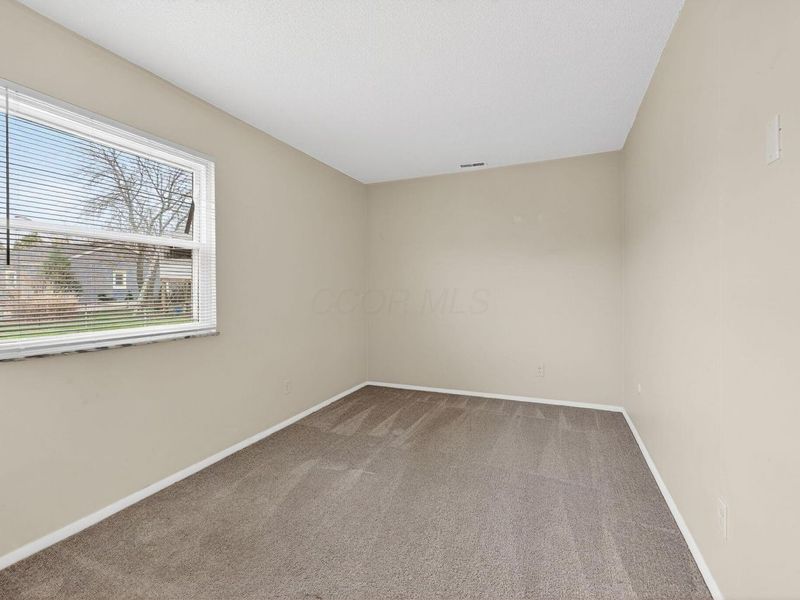 5882 Starcrest Drive , Galloway, OH 43119 Photo 24