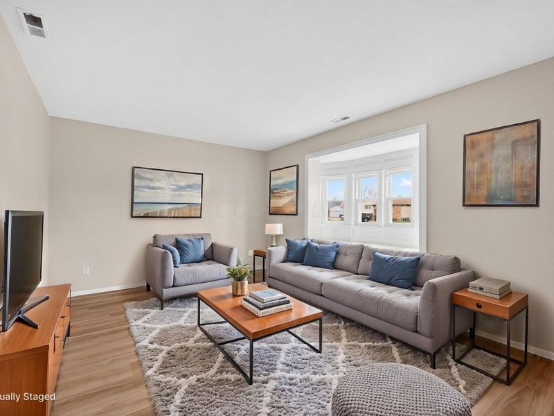 5882 Starcrest Drive , Galloway, OH 43119 Photo 4