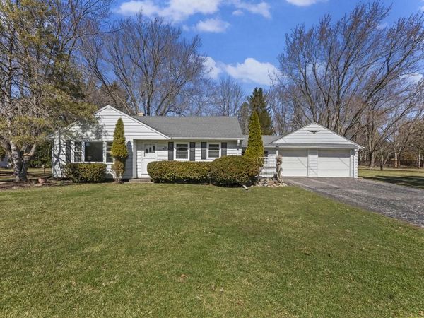 N68W29376 Hartling ROAD, Hartland, WI 53029